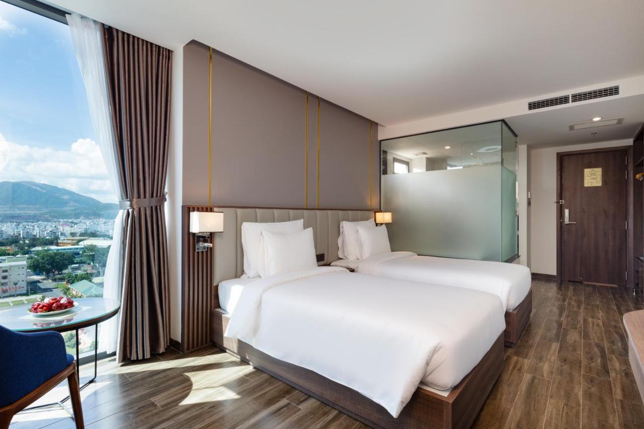 Amber Hotel Managed By Ht Nha Trang Buitenkant foto