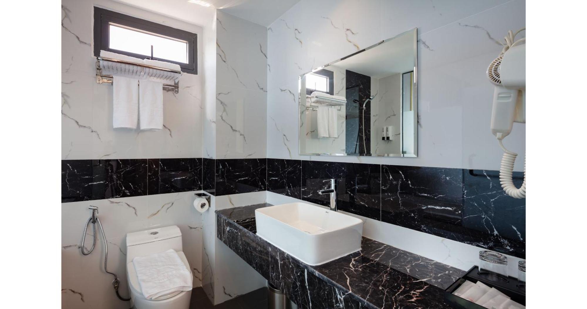 Amber Hotel Managed By Ht Nha Trang Buitenkant foto